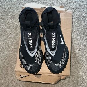 Nike acg mountain fly gore Tex men 3m black gray